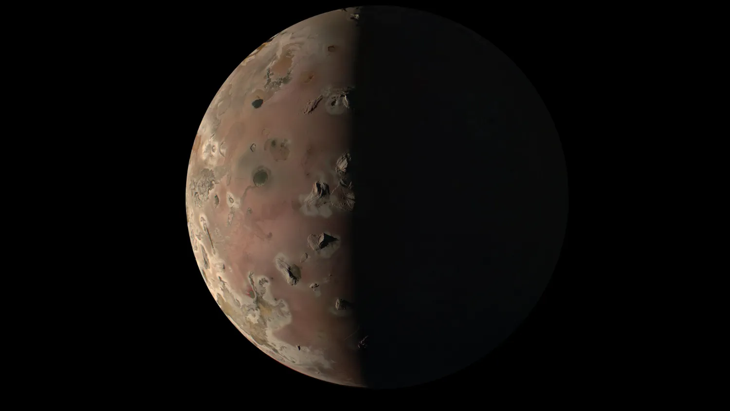 Ein atemberaubendes Bild des vulkanischen Mondes Io, gesehen von Juno am 30. Dezember 2023