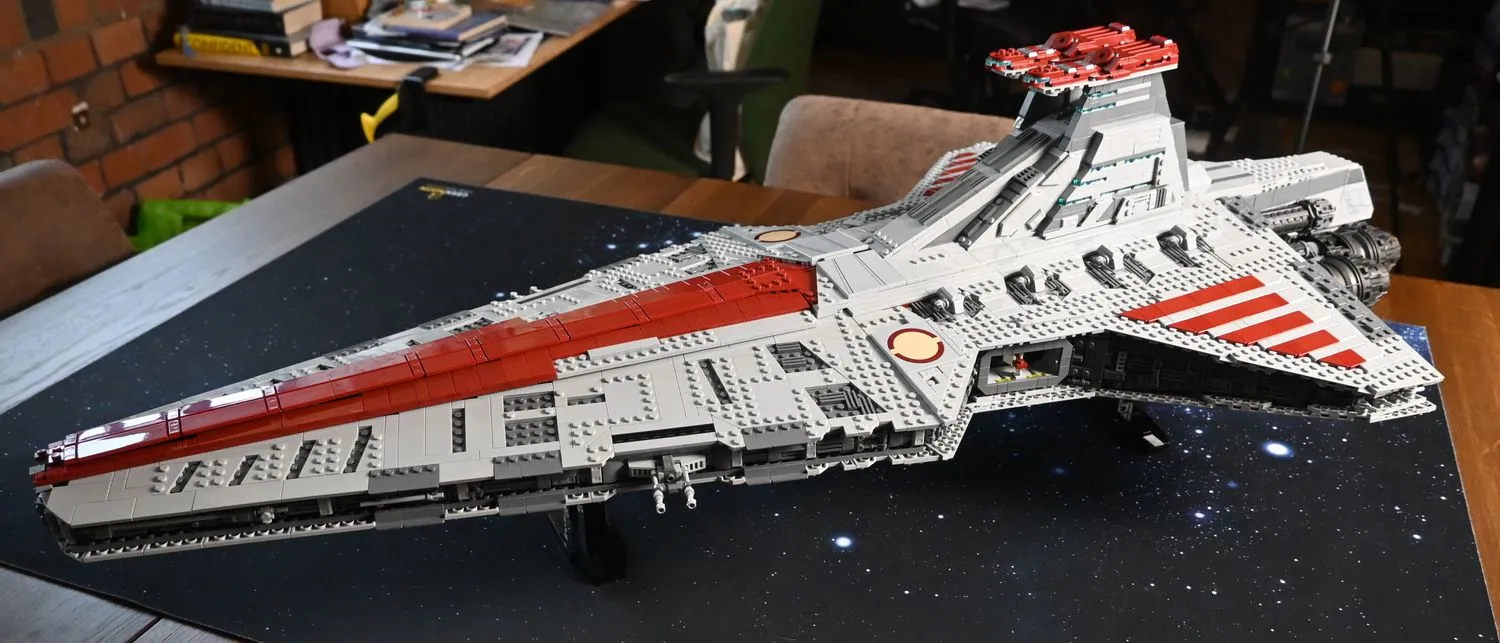 Bild des Lego Star Wars Venator-Class Republic Attack Cruiser.