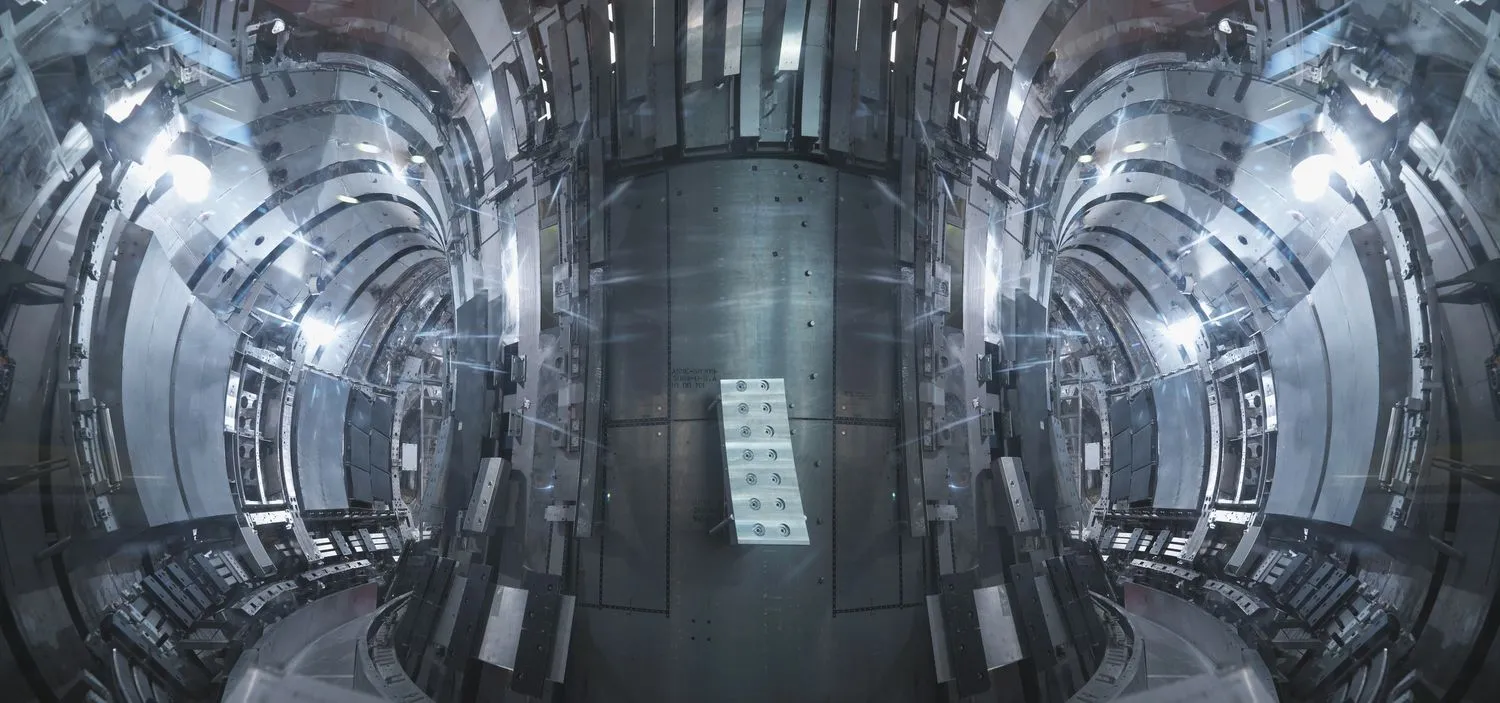 Das Innere eines Tokamak-Fusionsreaktors.
