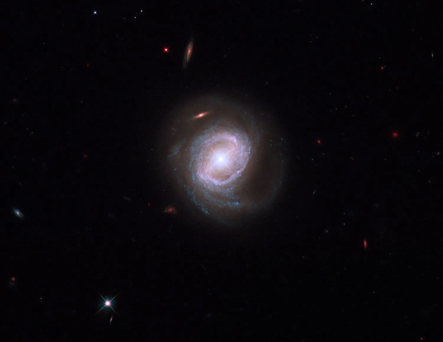 Ein Blick auf die Galaxie Mrk 817 aus der Sicht von Hubble