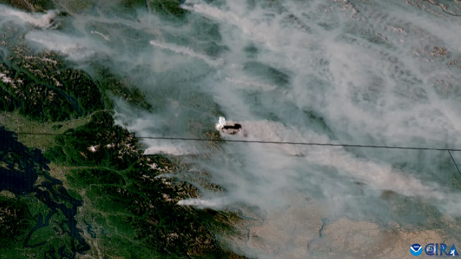 Waldbrände im pazifischen Nordwesten, gesehen vom NOAA-Satelliten GOES-18 am 16. August 2023.