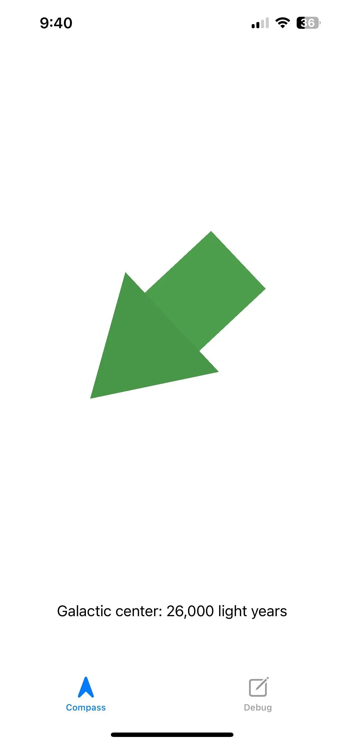 ein dreidimensionaler grüner Pfeil zeigt nach unten links.